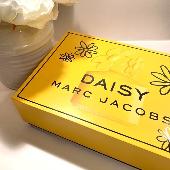 Daisy Marc Jacobs Perfume Box Yellow Cute Storage Display Rectangular Flowers - Picture 16 of 16